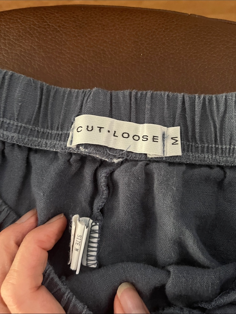 Cut loose cropped linen pants medium - Picture 3 of 7
